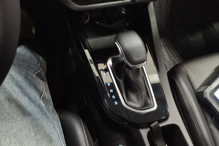 福特 福睿斯 2021款 1.5L 自动钻石版局部细节18