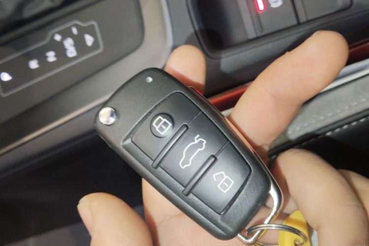 奥迪Q3 2024款 40 TFSI 时尚动感型中控内饰11