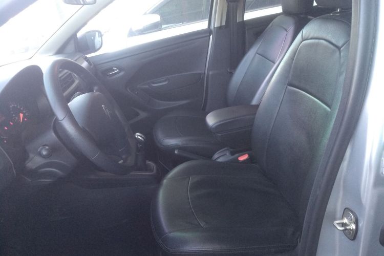 雪铁龙 爱丽舍 2016款 1.6L 手动时尚型局部细节19