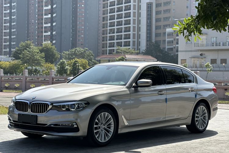 宝马5系 2019款 525Li 豪华套装车身外观1