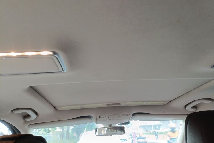 奔驰E级 2018款 E 200 L中控内饰22