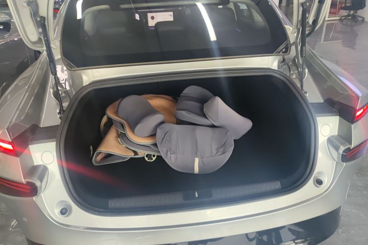 小鹏P7 2022款 480E局部细节23