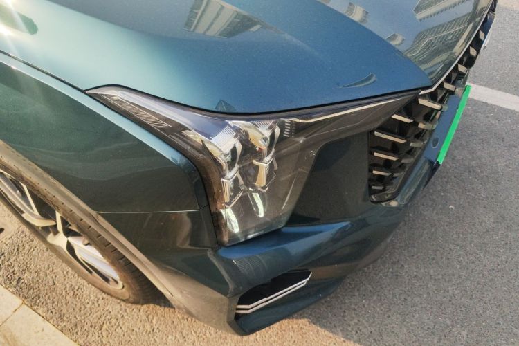 广汽传祺 传祺GS8 2022款 领航系列 2.0TGDI 两驱尊享版（七座）车身外观8