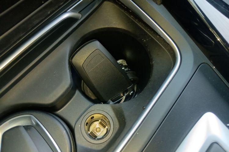 宝马3系 2017款 320Li M运动型中控内饰7001