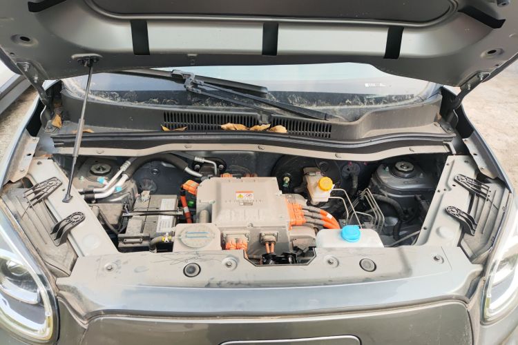 零跑汽车 零跑T03 2022款 炫晶版机舱底盘24