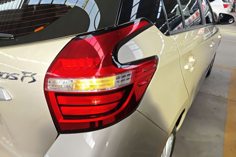 丰田 威驰FS 2017款 1.5L CVT锋驰版车身外观9