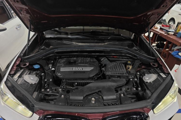 宝马X1 2020款 sDrive20Li 尊享型机舱底盘24