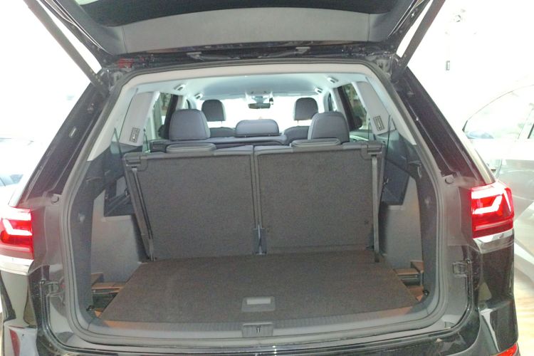 大众 途昂 2024款 330TSI 两驱龙腾版机舱底盘23