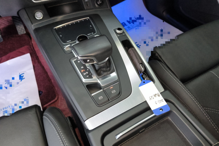 奥迪Q5L 2020款 改款 40 TFSI 荣享时尚型中控内饰18