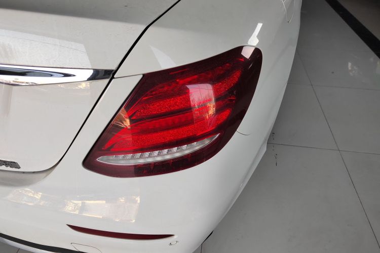 奔驰E级 2019款 改款 E 300 L 运动时尚型车身外观6001