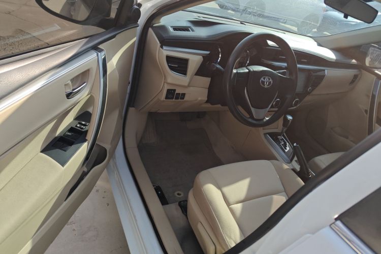 丰田 卡罗拉 2014款 1.6L CVT GL-i中控内饰20