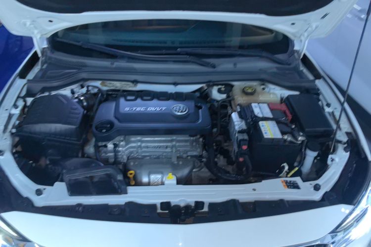 别克 英朗 2021款 改款 典范 1.5L 自动精英型机舱底盘24