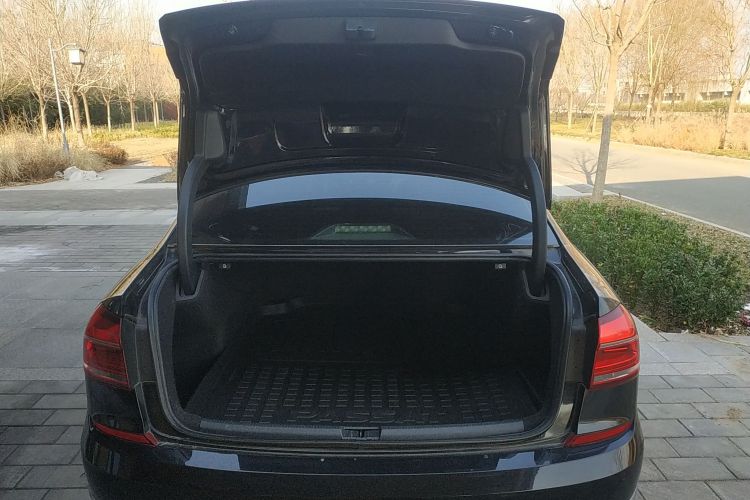 大众 帕萨特 2017款 330TSI DSG尊荣版机舱底盘23