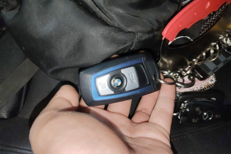 宝马3系GT 2019款 320i M运动套装中控内饰7001