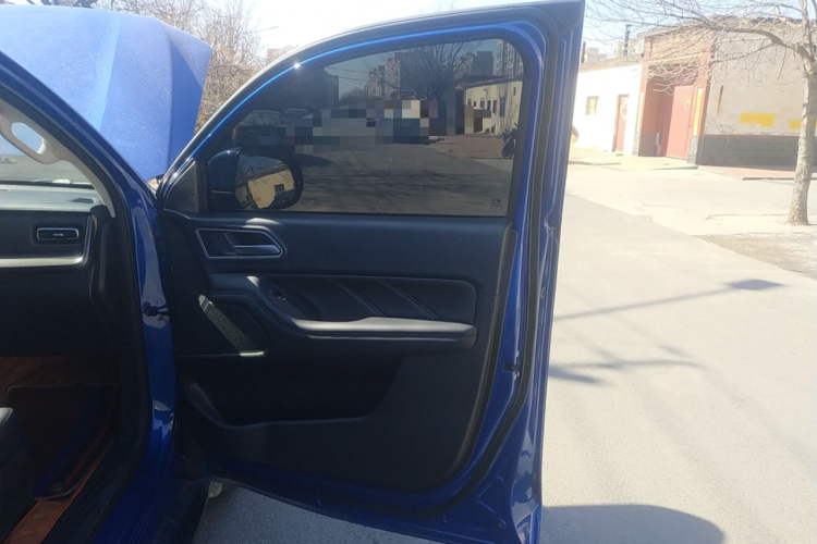 长城 炮 2023款 2.0T商用版手动柴油两驱精英型标箱GW4D20M中控内饰7005