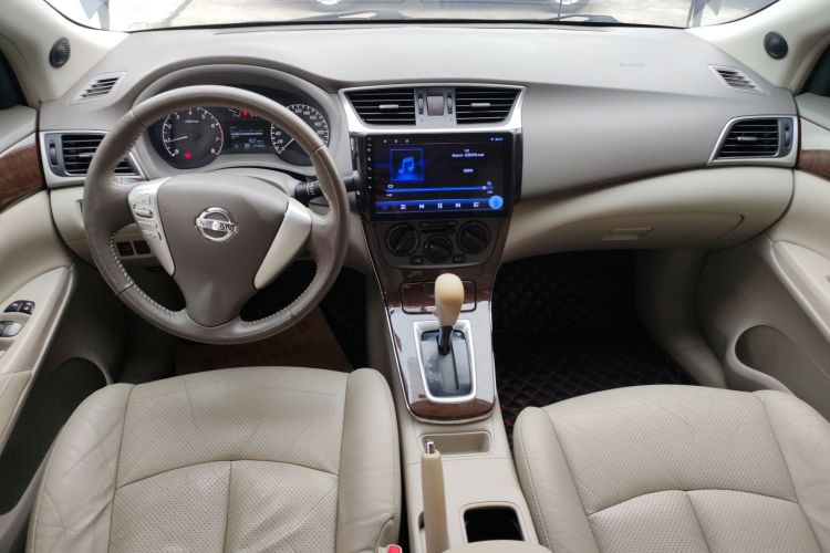 日产 轩逸 2012款 1.6XL CVT豪华版中控内饰12