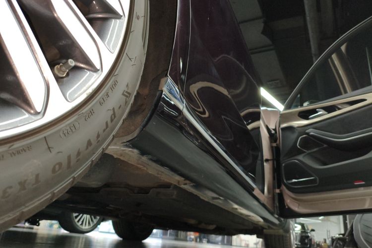 红旗H9 2022款 3.0T 智联旗领四座版局部细节9001