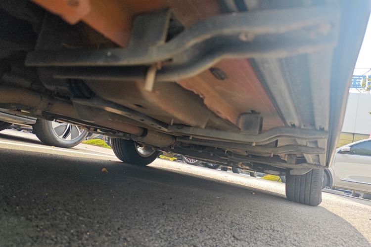 Jeep 自由侠 2018款 互联大屏版 180T 自动高能版局部细节9002