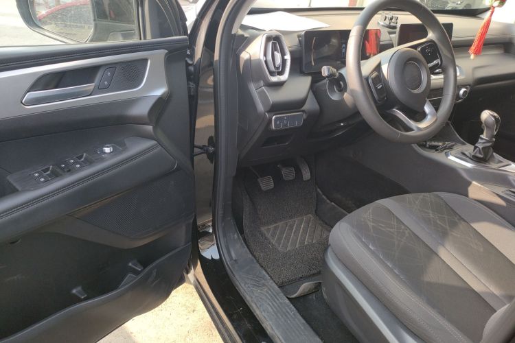 长城 金刚炮 2022款 2.0T手动汽油两驱创业型长箱平箱GW4C20B中控内饰7003