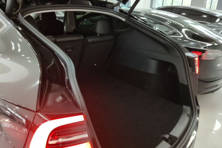 特斯拉 Model Y 2022款 Performance高性能全轮驱动版局部细节23