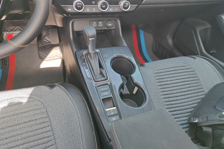 本田 思域 2023款 240TURBO CVT劲势版中控内饰18