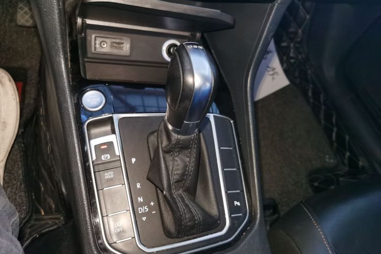 大众 高尔夫·嘉旅 2016款 280TSI 自动豪华型中控内饰18