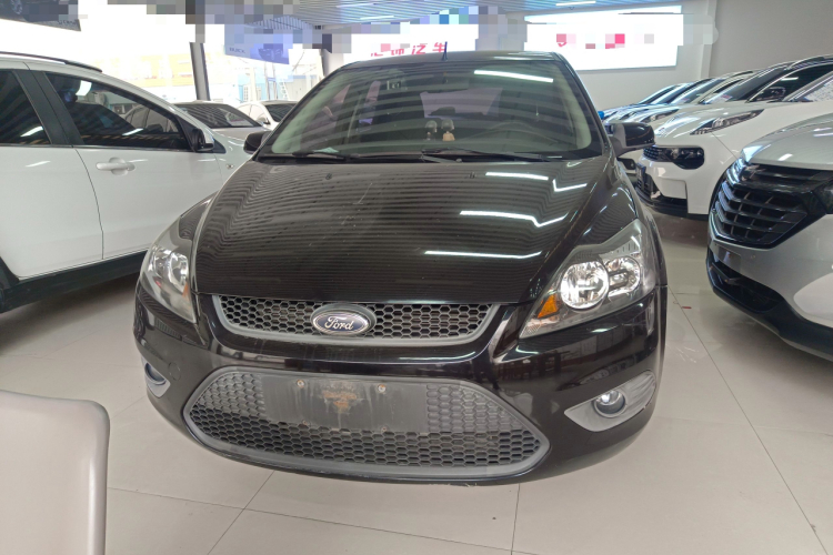 福特 福克斯 2013款 两厢经典 1.8L 手动基本型车身外观6001