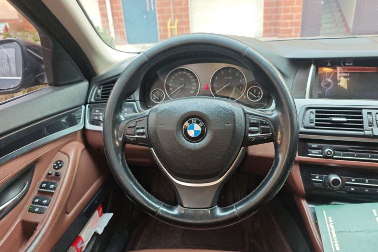 宝马5系 2017款 520Li 典雅型中控内饰13