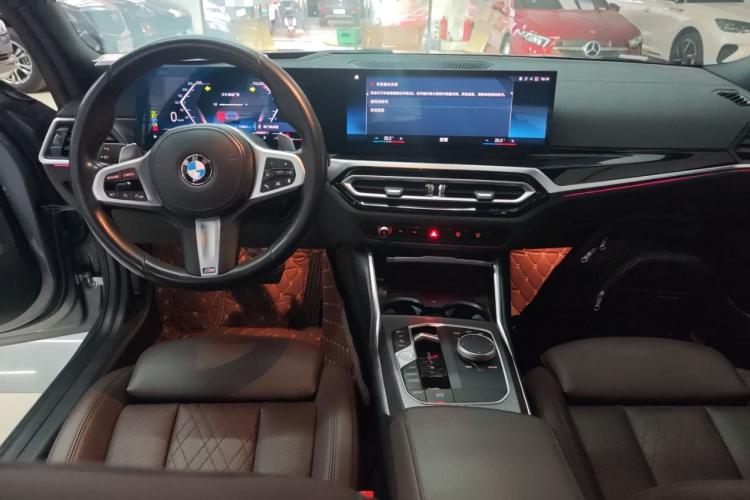 宝马3系 2023款 330i M运动曜夜套装中控内饰7002