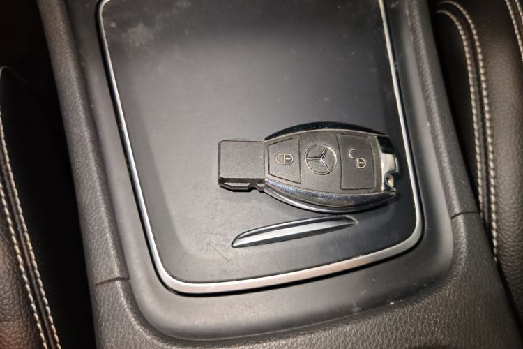 奔驰GLA 2018款 GLA 200 动感型中控内饰11