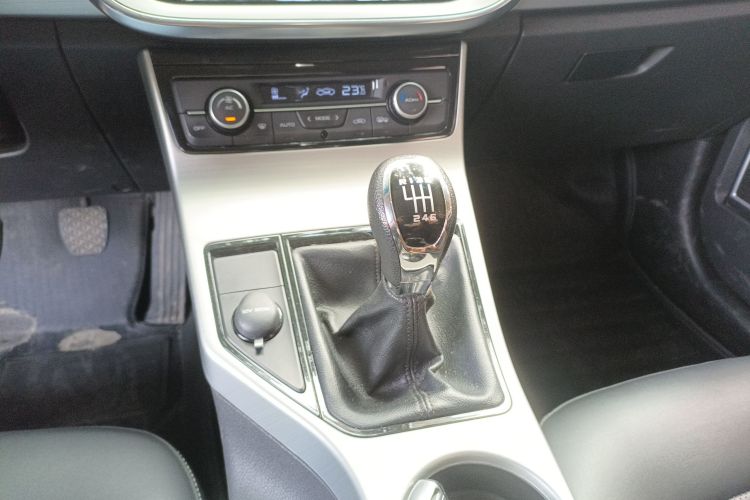 吉利汽车 帝豪GL 2017款 1.8L 手动精英型局部细节18