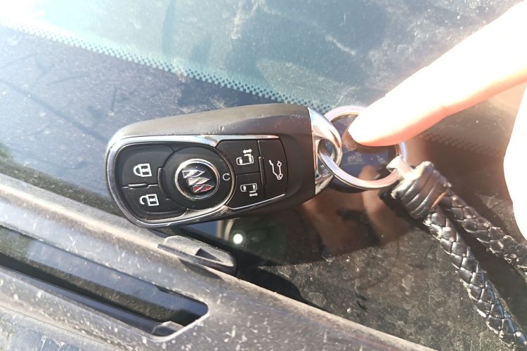 别克GL8 2022款 ES陆尊 653T 豪华型中控内饰7001