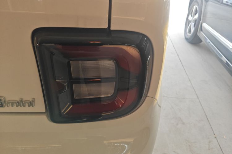 吉利银河 2024款 熊猫mini 200km 耐力熊车身外观9