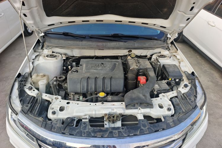 东南A5翼舞 2019款 1.5L 手动翼豪版 国VI机舱底盘24