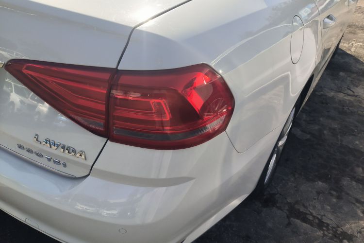 大众 朗逸 2015款 1.6L 自动舒适版车身外观9