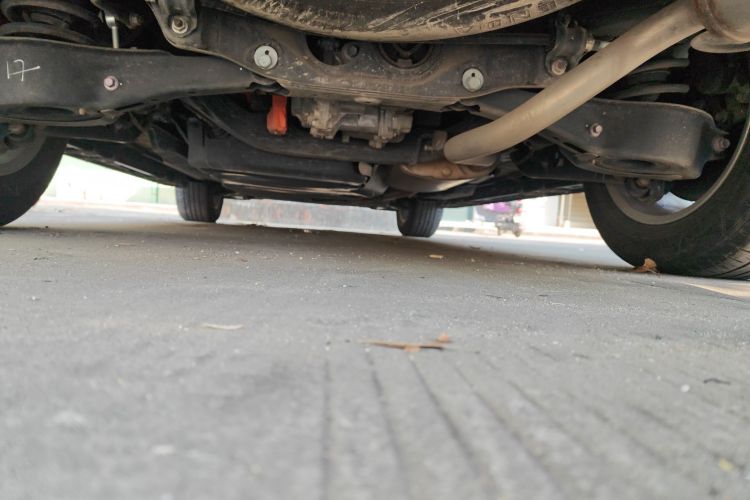 丰田 汉兰达 2023款 2.5L智能电混双擎四驱精英版 7座局部细节9009