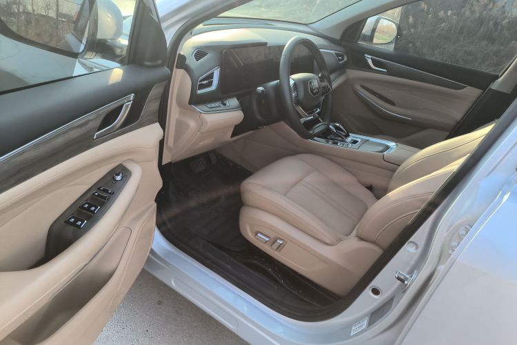 蓝电E5 2023款 1.5L DE-i 100KM臻享型 7座中控内饰20