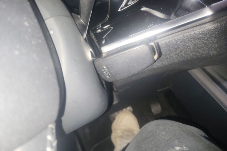 奥迪Q3 2019款 35 TFSI 进取动感型中控内饰11