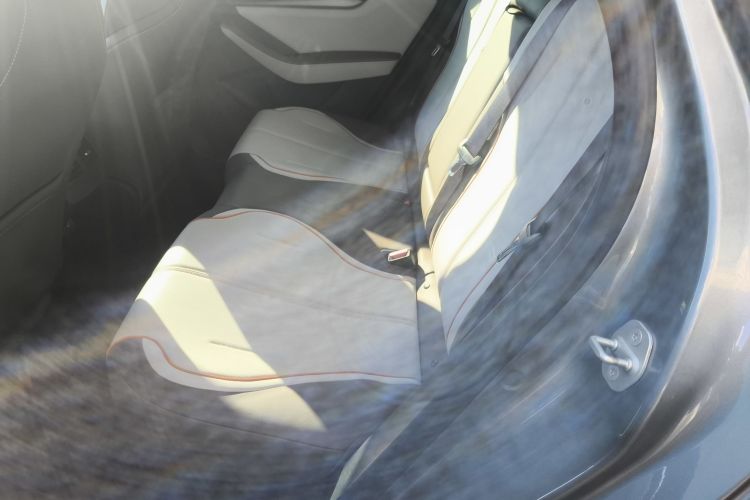 比亚迪 秦PLUS 2023款  冠军版 DM-i 120KM超越型中控内饰21