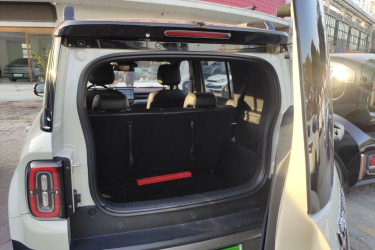 宝骏悦也Plus 2024款 智尊版 4座机舱底盘23