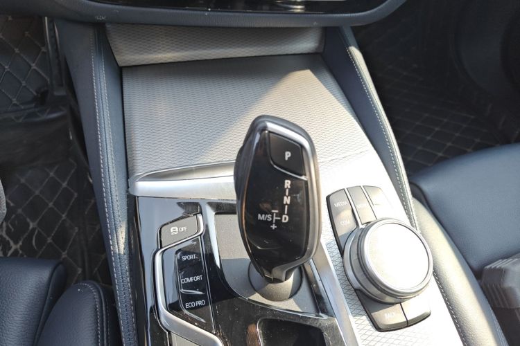 宝马5系(进口) 2020款 525i M运动套装局部细节18