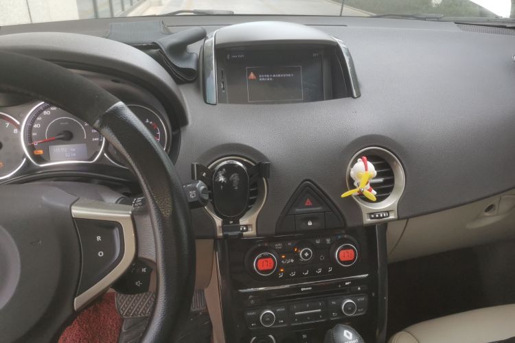 雷诺 科雷傲(进口) 2013款 2.5L 两驱舒适版中控内饰16