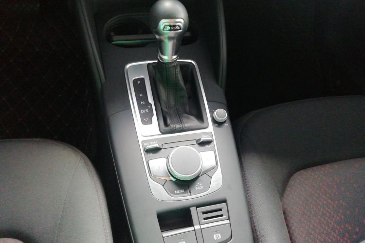 奥迪A3 2019款 Sportback 35 TFSI 进取型 国V中控内饰18