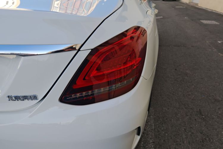 奔驰C级 2021款 C 260 L 运动版车身外观9