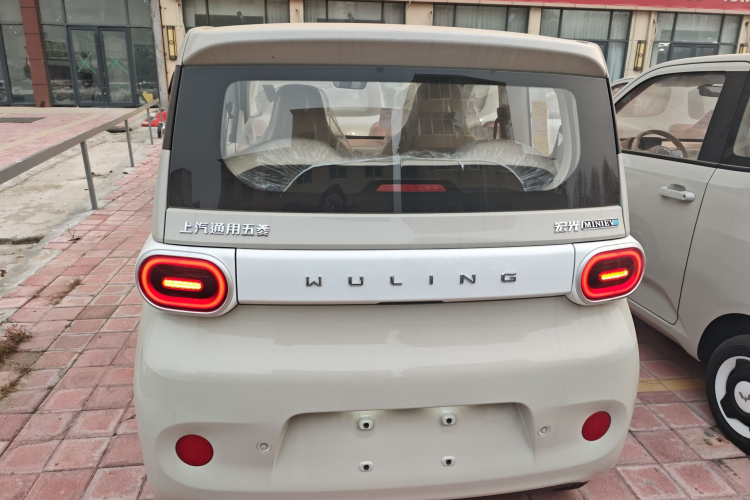 五菱汽车 宏光MINIEV 2024款 第三代 215km 青春版车身外观6