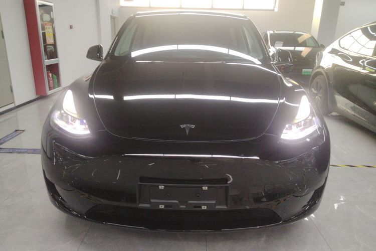 特斯拉 Model Y 2022款 后轮驱动版车身外观2