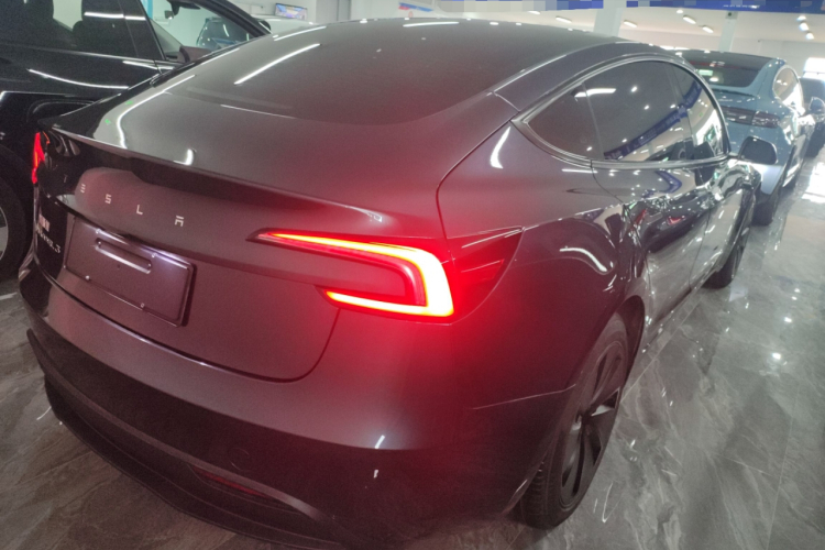 特斯拉 Model 3 2023款 后轮驱动版车身外观6005