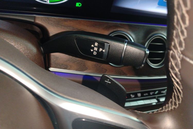 奔驰E级 2020款 E 260 L中控内饰18