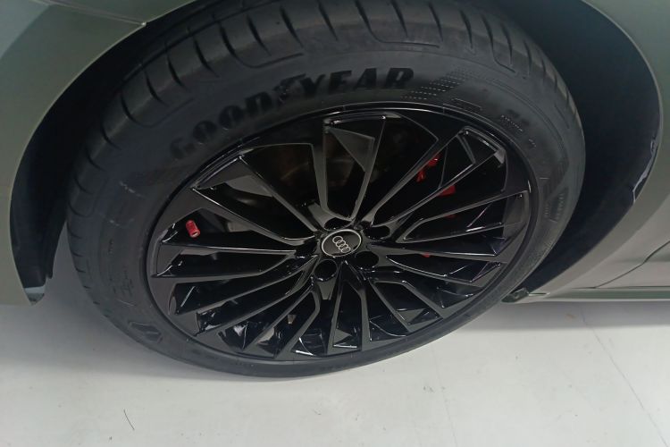 奥迪A7L 2022款 45 TFSI S-line 筑梦青春版车身外观6005