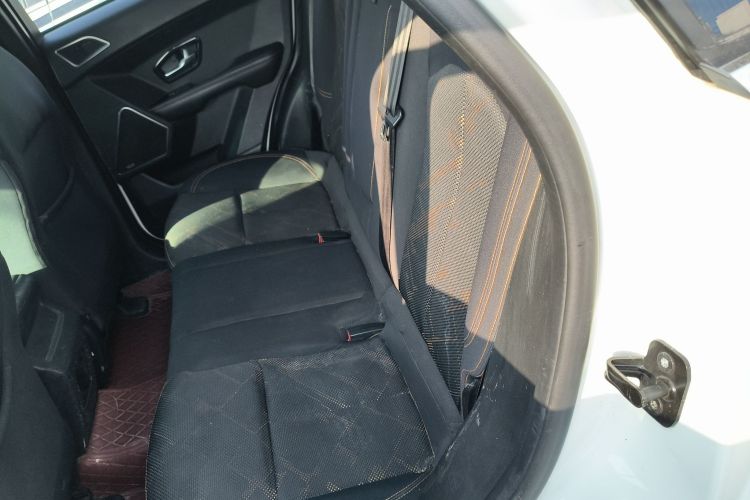 陆风X7 2018款 劲越 1.5T 全景尊享型中控内饰21